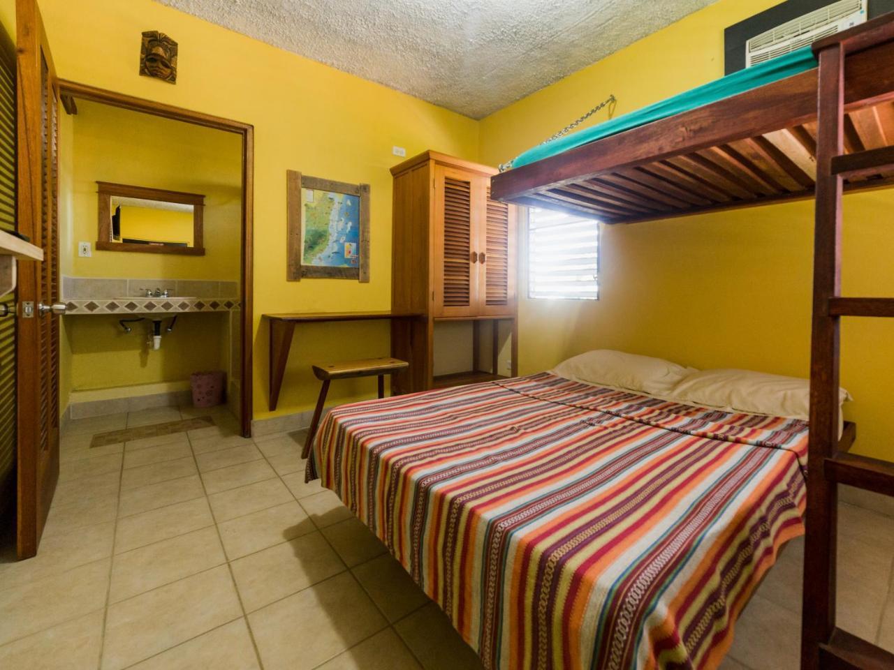 A Piece Of Ground Hostel Punta Gorda Exterior foto