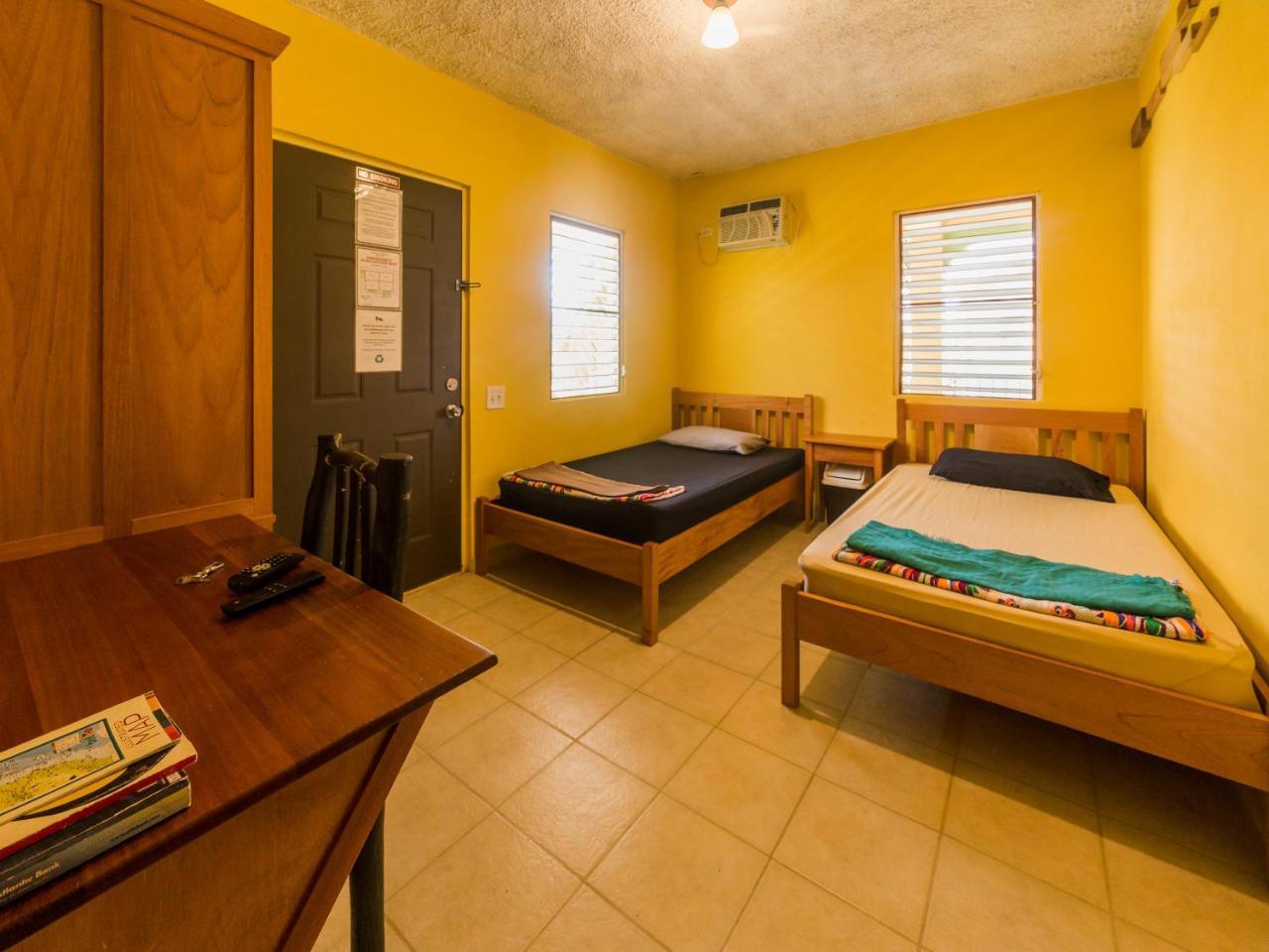A Piece Of Ground Hostel Punta Gorda Exterior foto